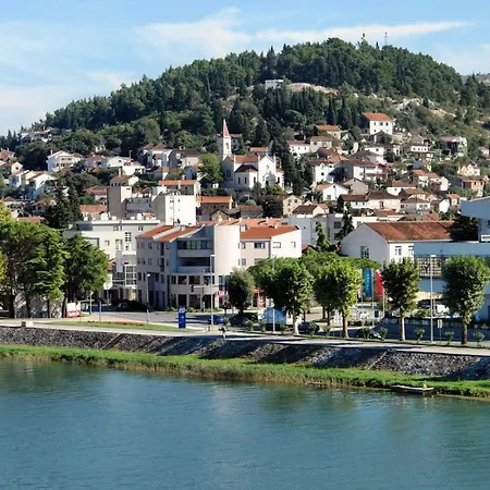 Mobine Metković
